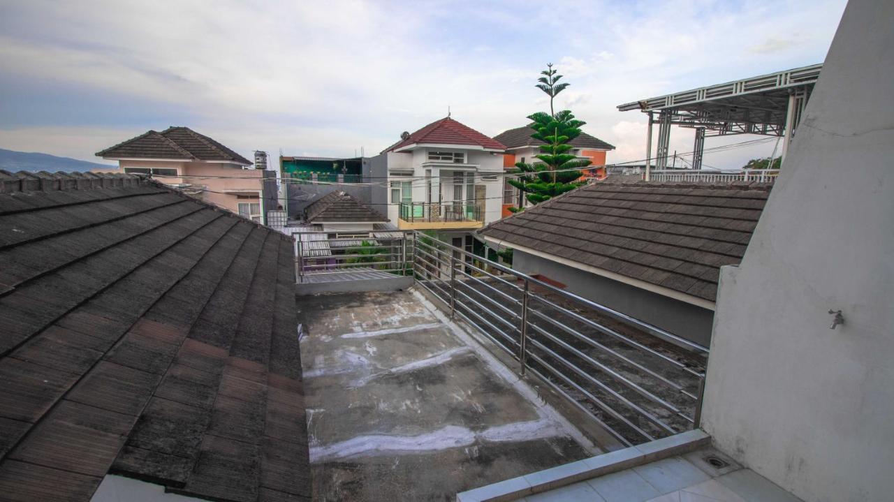 Villa El Nino 5 Bedroom Dengan Rooftop Mountain View Batu  Exterior photo