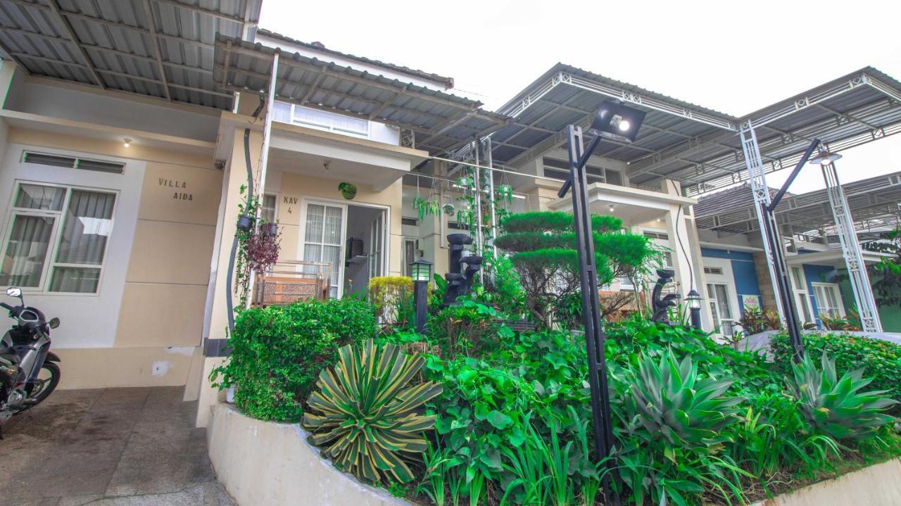 Villa El Nino 5 Bedroom Dengan Rooftop Mountain View Batu  Exterior photo