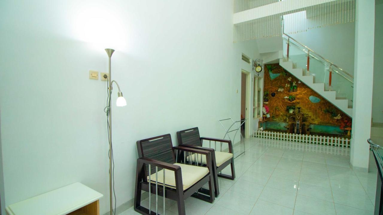 Villa El Nino 5 Bedroom Dengan Rooftop Mountain View Batu  Exterior photo